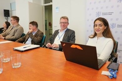 Stáž partnerů z dozorových úřadů z Nizozemí a Spolkové republiky Německo v ÚOOÚ, jednání.