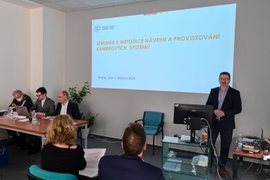 Semář ÚOOÚ ke kamerovým systémům, přednášející ředitel Odboru předávání, akreditací a konzultací David Burian