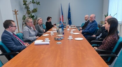 Pracovní jednání místopředsedkyně slovenského Úřadu pro ochranu osobních údajů paní Anny Vittekové se zástupci českého ÚOOÚ.