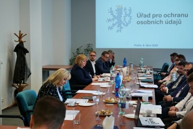 Společné jednání představitelů ÚOOÚ s poslanci Petičního výboru PSP ČR, foto (c) Milan Řepka, 2024