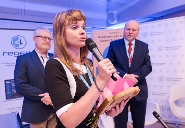 Předání ocenění Pověřenec pro ochranu osobních údajů 2024, Monika Bendová pověřenkyně úřadu Městské části Praha 10