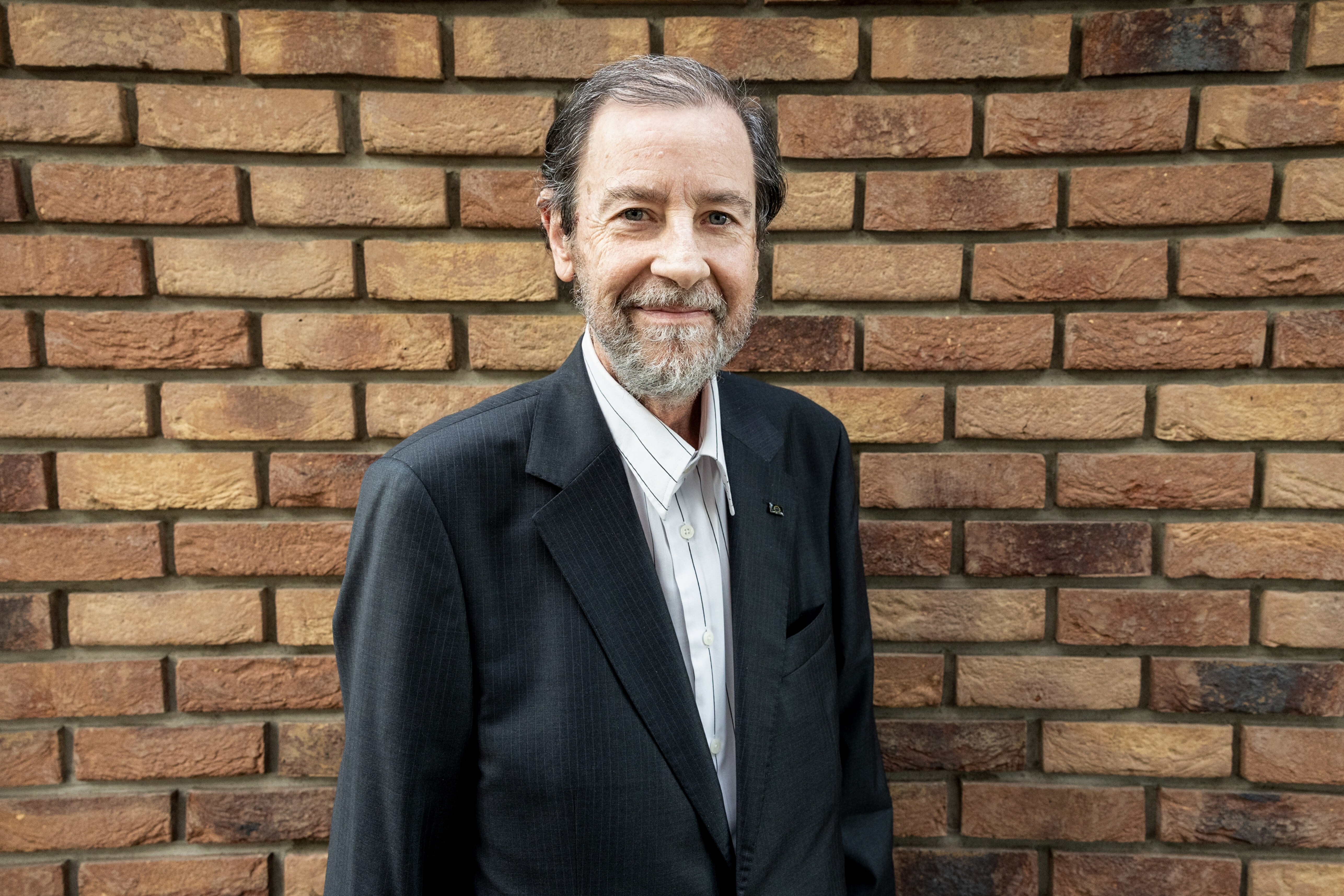 "Přál bych si, aby si lidé zachovali princip zdravého rozumu." Přinášíme rozhovor s RNDr. Karlem Neuwirtem, prvním předsedou ÚOOÚ